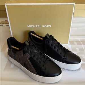 Michael Kors Poppy Lace Up Sneakers With Box
